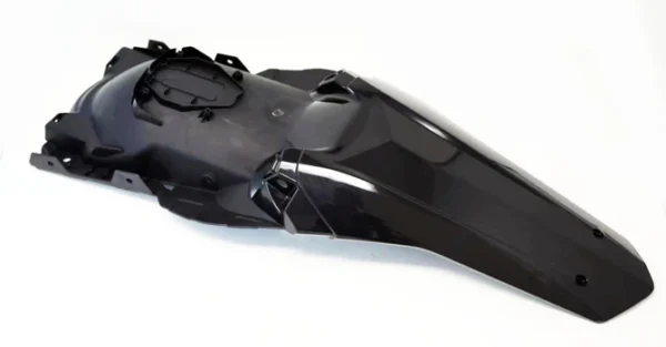 storm-bee-tailpiece-824972_670x350.webp